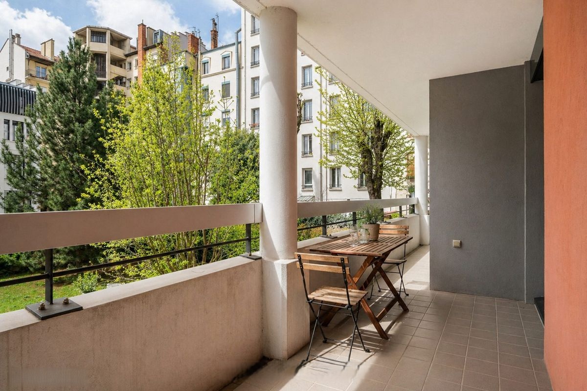 Terrasse sur jardin de l’appartement à Lyon 6e