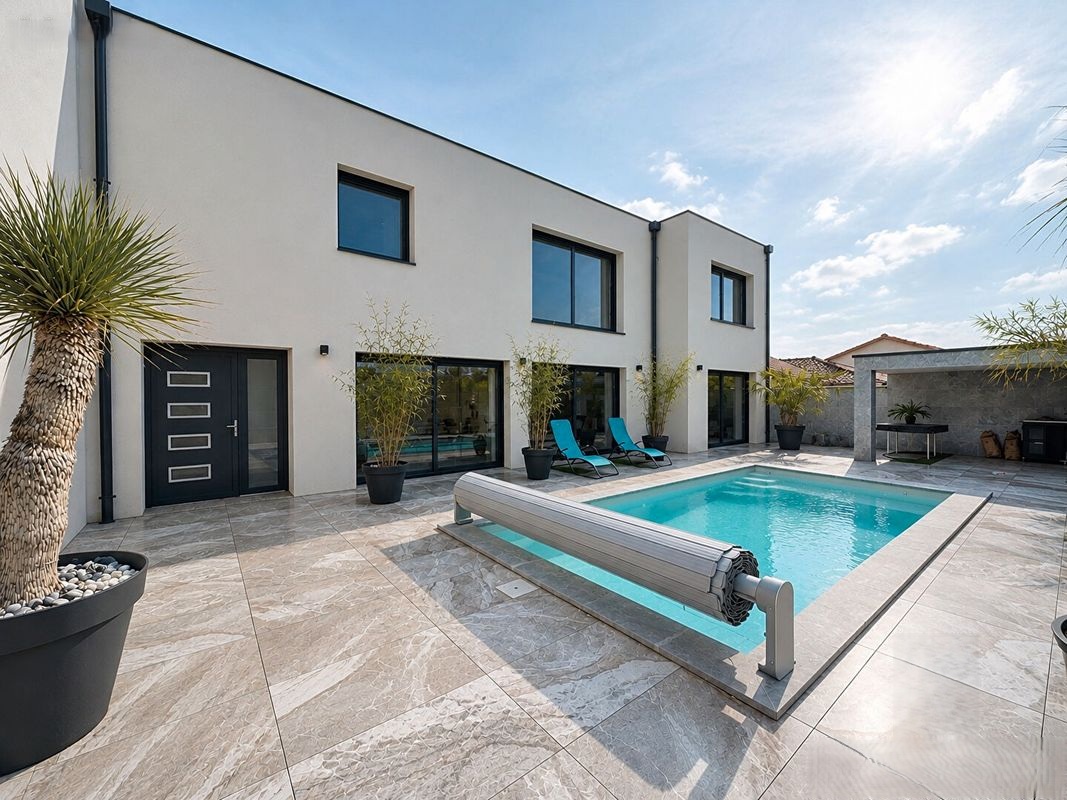 Maison contemporaine avec piscine à Issoire